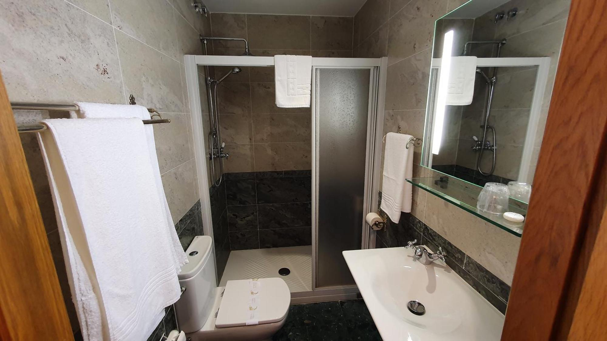 Hostal Ansonea Bera  Rum bild